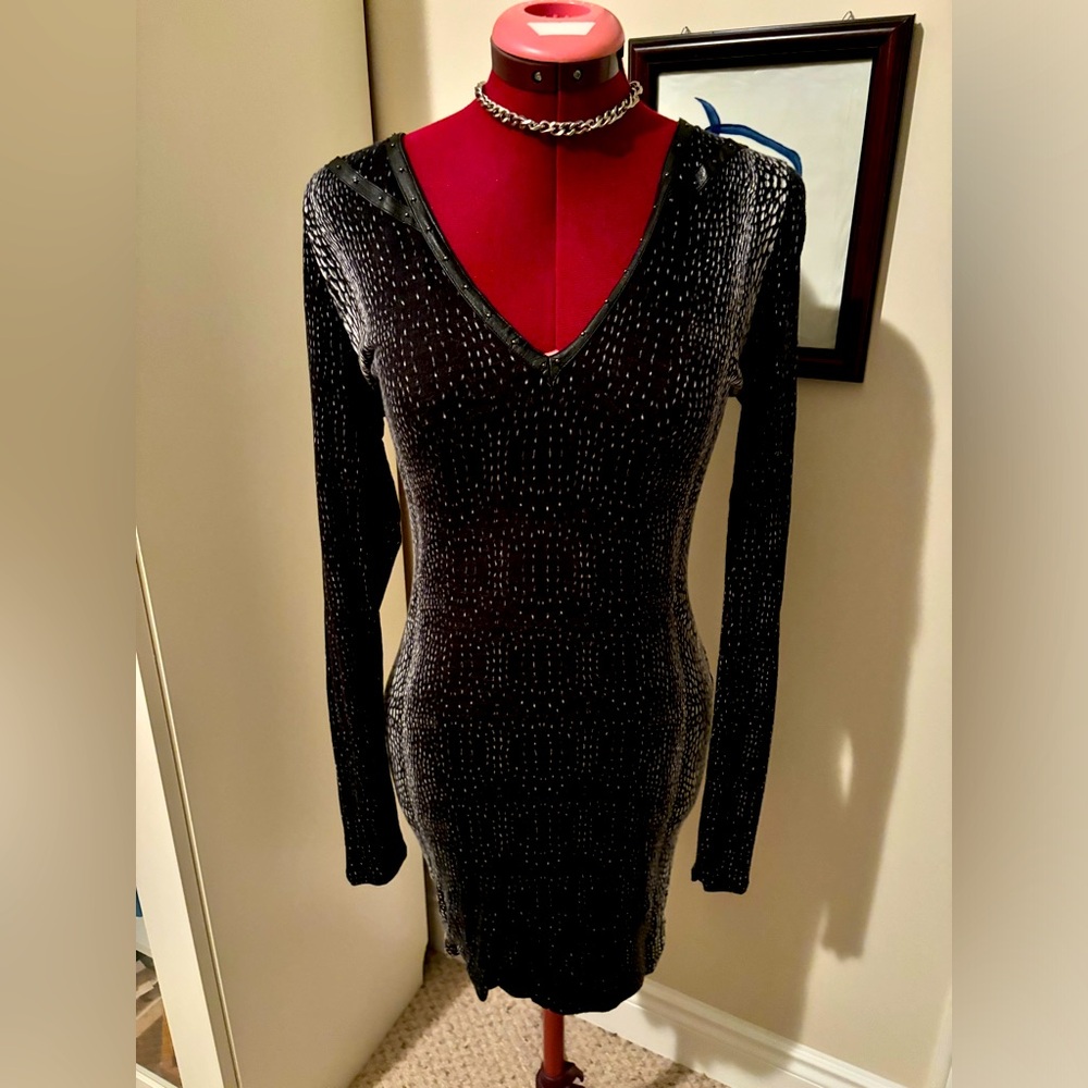 MED - Guess Hot Grey Black Low Cut Body Con